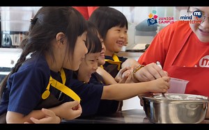 【玩转学校假期‼Mind Stretcher Austin假期课程开放报名 · 精彩活动不间断 · 3-17岁孩子乐在其中😍】 孩子放假爸妈头疼🧐即使学校假期即将来临也不怕，因为来自新加坡No.1的连锁教育机构Mind Stretcher Austin准备一系列精彩有趣的课程，肯定会让孩子们度过缤纷假期🙆‍♂🙆‍♀ 从11月25日开始直到12月27日，Mind Stretcher Austin连续五周活动不间断，欢迎3岁至17岁的大朋友、小朋友们一起来玩❤ 每周不同主题活动，课程内容非常丰富，涵盖美术、科学、体能课、烘焙、音乐、说故事等，甚至还有亲子环节与爸妈一块儿动手制作饼干或披萨，乐趣满满💯 恰好课程周巧遇圣诞，Mind Stretcher Austin也准备惊喜送给大家🎄不但有孩子们最爱的圣诞零食，还有颂歌和电影时间，开启派对时间🎉今年学校假期别再让孩子宅在家里，赶紧报名参加Mind Stretcher Austin假期课程，玩乐之际也可学习新知识，家长放心孩子开心👍 👉报名链接：http://bit.ly/msahp19 📆活动日期：11月25日-12月27