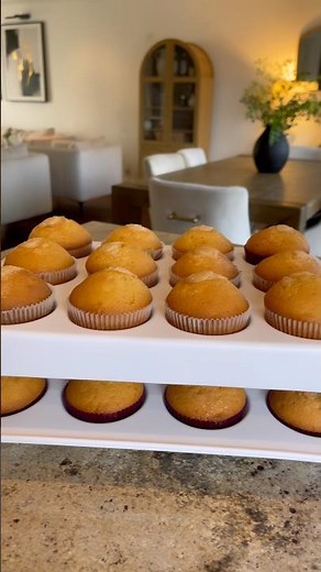 The easiest muffin recipe! Baking for everyone!