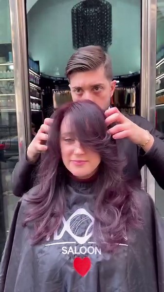 CAMBIA LOOK ANCHE TU ! 💜 IDOLA IN THE WORLD 🤩 Prenota con Antonio Idola 📲 NEXT STOP IDOLA DUBAI-MONTECARLO✌🏻 Napoli - Roma - Firenze - Milano-Barcellona-Ibiza-Dubai 👉🏻 Prenota il tuo appuntamento 👈🏻 ❤️ Da IDOLA c’è sempre un posto per te ❤️ Aperti dal lunedì al sabato 08:00 - 18:30 NOVITÀ: Servizio Navetta 🚙 🚗 PARCHEGGIO CONVENZIONATO CON LA ZTL 🚗 ✅ WHATSAPP: 3341826714 📞 INFO: 081292338 Shopping online: www.idolasaloon.it #idola #saloon #parrucchieri #hairstyle #haircut #haircolor #