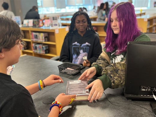 Phones Down, Books Up! JCPS Students Checking Out Record Number of Books after Cell Phone Ban