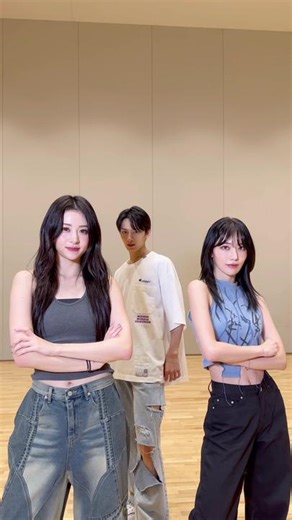 #PSYCHO웃음챌린지 😈 with #SAKURA #사쿠라 #HUHYUNJIN #허윤진 #LE_SSERAFIM #르세라핌 #JUN #SEVENTEEN #PSYCHO #JUN_PSYCHO