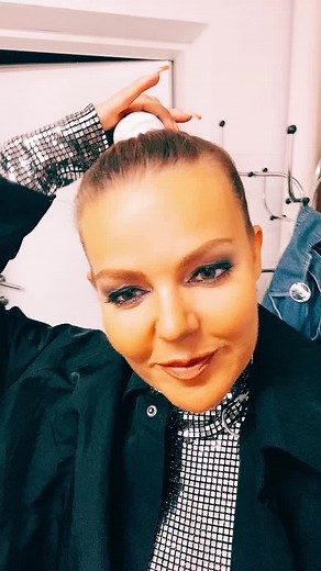 Exploring Tour Life: Surprises and Performances