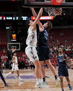 😱 Rookie Yang Hansen with the poster | NBA Europe