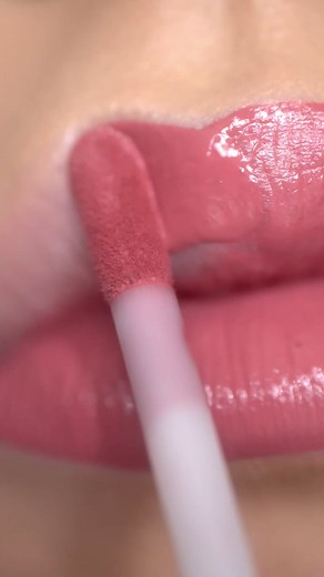 Huda Beauty Perfectionist Pink Lipstick Swatches and Tutorial