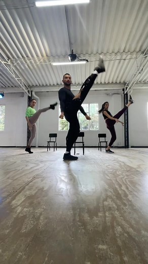 Captivating Cell Block Tango Dance Performance with Choreography