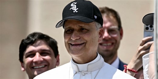 Confirmed fan Pope Leo XIV wears White Sox hat at Vatican: 'That's awesome'