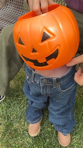 32K views · 96 reactions | DIY Trick or treater is so easy DIY Halloween craft table for your candy. This original video was produced by Wes and Alison. | Lazy Genius | Facebook