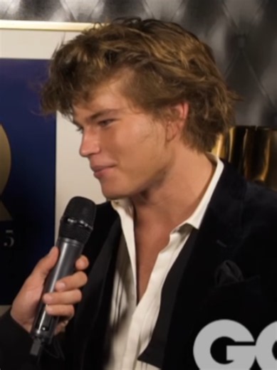 Jordan barrett GQ #jordanbarrett #model #fashion #GQ #runway Jordan Barrett first stepped into the spotlight as a young teen. Discovered at just 13 in Byron Bay,the mischievous young lad was stealing matches from a convenience store when a talent scout spotted him. Nervous about getting in trouble, he tried to make a quick escape, but the scout was able to pass him his business card. Upon finding the business card in her son’s jeans, his mother called the agency and landed him a job. Barrett was