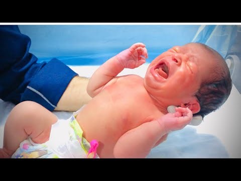 Why This Baby Is Crying Loudly During Cleaning 😢🧼 | Emotional NICU Moment 👶🩺 | Real Baby Care