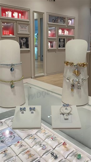 Bridgerton x Pandora Collection: A Sparkling Entrance