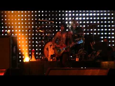 Stone Temple Pilots "Big Empty (Conversations Kill)" (HD) Live on July 31, 2010