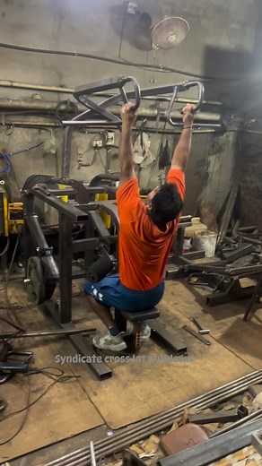 Pump your back with cross lat pulldown machine | Gym Equipment Manufacturer ! Syndicate Gym Industries