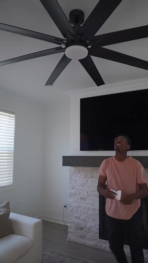 For those tough to reach places 😉 🎥: @Jonathan Bynoe #Swiffer #SpringCleaning #Duster #Dusting #Dusty #SwifferDuster #SwifferPartner #ShortKingSpring