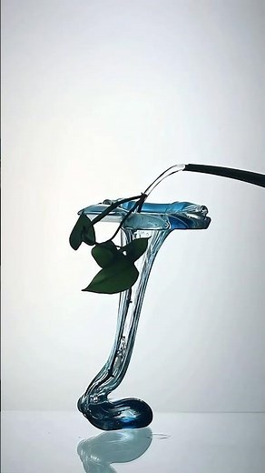 A new drop vase experiment #glassart #handmade #vase