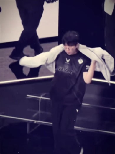 Cá thể boi phố trông hèn nhưng sống tình cảm