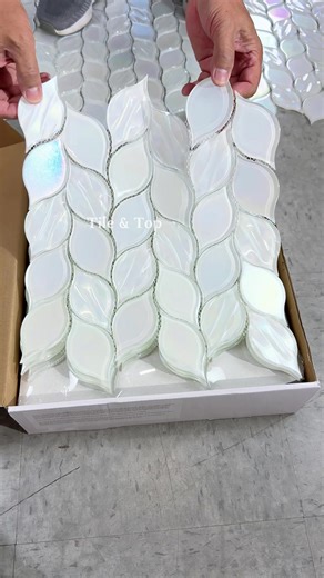 Modern Glass Mosaic Tiles – Designers Love It, Do You?#edit #mosaictile #marble #glasstile #kitchen #backsplash #kitchenstyle #kitchendecor #bathroom #bathroomdecor #bathroomdesign #homedecor #houserenovation #homedesign #walltiles #floortile #tiletok