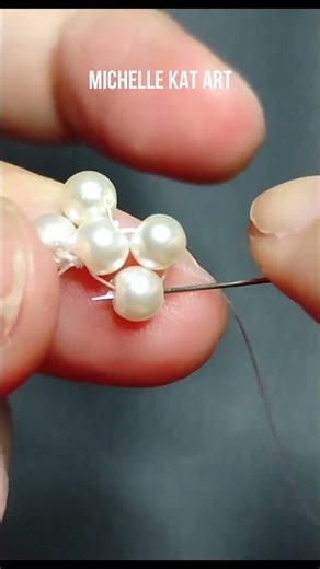 #beadedbracelet, #beadedjewelry, #diy, #pearlbracelet #short1