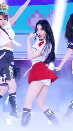 IAN • 이안 • H2H on Instagram: "IAN’s walks during STYLE performances are iconic "