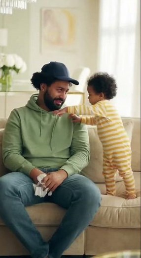 Dad Took Off His Cap… Baby Couldn’t Believe His Head! 😂#FunnyBaby #BabyReaction #DadAndBaby