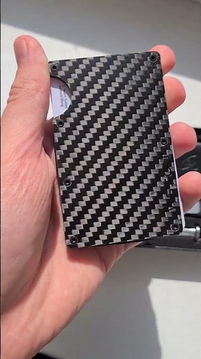 Carbon Fiber wallet by ROSSM - slim, minimalist, durable