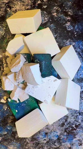 Exploring Gym Chalk ASMR Experience