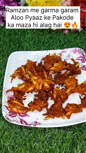 Ramzan Special Crispy Aloo Pyaaz Pakode 😍🔥 | Perfect Iftar Snack #shorts