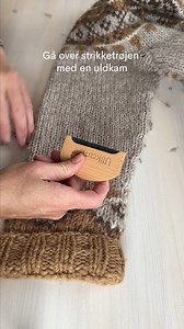 Få dine strikkede trøjer til at se nye ud igen! ✨ Fnuller opstår naturligt ved friktion, især på uld, men med den rette pleje holder tøjet sig pænt længere. 🧶💫 #garnius #garniusgarn #garniusdesign #garn #strik #strikning #strikpleje #fnugfjernelse | Garnius