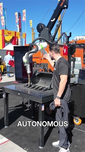 ⚡ Autonomous welding at the Lincoln Electric booth. ‪@lincolnelectrictv‬ #CONEXPOCONAGG #LasVegas