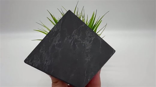 10cm Shungite Pyramid: EMF & Radiation Protection, Sacred Geometry
