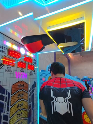 Boxing machine challenge🥊 #boxing #friends #challenge #fyp