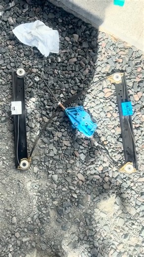 Remplacement système leve vitre porsche cayenne 955