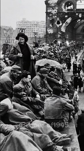 WWII Soldiers Returning Home – Rare 1945 Footage