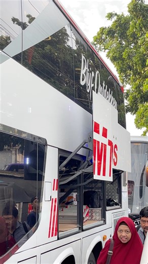 bus trunk door automatically closes ‼️pneumatic system 😍 #bus #mtrans #busmania #reels | Ricky CunQrink