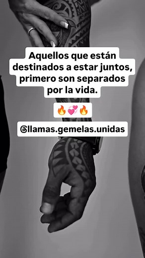 Llamas Gemelas | Espiritualidad on Instagram: "“Aquellos que están destinados a estar juntos, primero son separados por la vida.” ❤️‍🔥 En el camino de las llamas gemelas, esta paradoja se cumple una y otra vez. La separación no es un castigo ni un error: es parte del plan divino. Primero, la vida los aparta para que cada uno enfrente sus propias sombras, sane sus heridas y despierte a su verdad interior. 🌌 La unión física solo puede sostenerse cuando ambas almas han hecho el trab