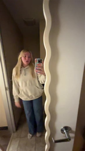 baddey (@baddey)’s videos with Rory Gilmore Fall - dietcherrycola