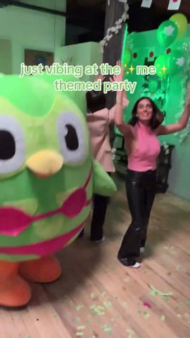 Duolingo | they’re literally eating my 🍑 😭😭😭 #duolingo #duolingostreak #streakparty #explore | Instagram