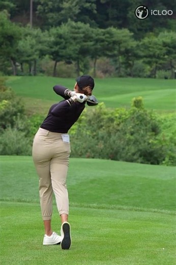In slow motion, the dynamism of Nataliya Guseva’s swing stands out even more.
