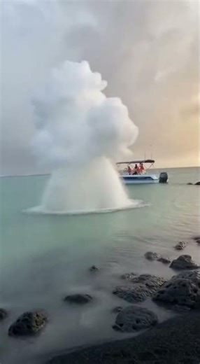 🌋 Submarine Volcano Triggers Massive Wave Near Island Coast