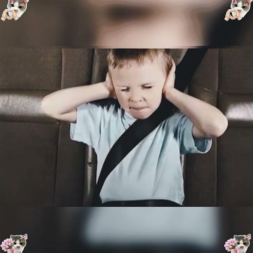 Open your car windows like this—cooler and saves gas! #USA #curiosidades