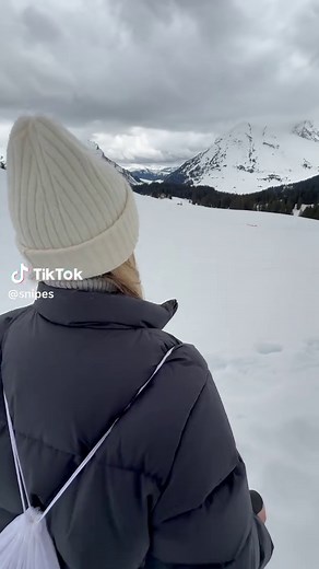 Therapy in Nature: A Beautiful Mountain View