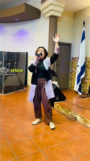 Seguir tu caminar señor🌱❤️‍🔥 #reels #alabanzaadoracion #hagamosviralajesus #tiktokvideo