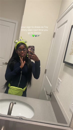 #fypシ #viral#disneyworld #toystoryland 🫧💚👽🛸 | Alien Toy Story Costume