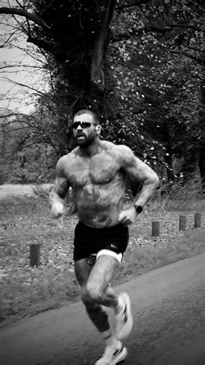 Where it all began - My running journey started at 110kg Big, heavy and stiff! It was hard, it’s hurt but I knew this was my path. It never starts easy, times are slow, HR is high and everything hurts. You get frustrated coz you aren’t progressing every run. Let me tell you something, you aren’t always going to have your best run! Some days just aren’t your day, and that’s fine! It’s still progression, it’s still turning up! Trying to run your best run all the time is going to drive high fatigue