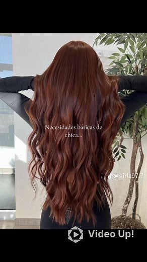 🍫✨ Castaño claro chocolate rojizo: el tono que abraza tu luz ✨🍫Si buscas un color cálido, vibrante y lleno de personalidad… este tono lo tiene todo 🔥🔸 Reflejos rojizos que iluminan tu rostro🔸 Toque chocolate para un look elegante y moderno🔸 Ideal para pieles cálidas, morenas o trigueñas🔸 Perfecto para quienes quieren un cambio sin decolorar💇‍♀️ Resultado: un cabello brillante, saludable y con movimiento.🌱 Lo mejor: puedes lograrlo desde casa con mi guía personalizada.📩 Escríbeme para t