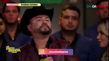 Claudio Alcaraz nos acompañó en #BuenasBandaXBMX y nos habló de su más reciente lanzamiento, "Necesito un amor". Además, el cantante nos compartió detalles de la invitación que recibió para cantar en la fiesta de Emily Cinnamon, hija mayor del Canelo 🤠 No te pierdas lo más destacado de tus artistas favoritos, de lunes a viernes a las 3:30 p. m., ¡solo por #Bandamax! | Bandamax
