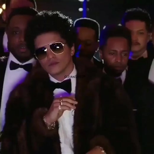 Bruno Mars: Exciting Moments from 24K Magic Tour