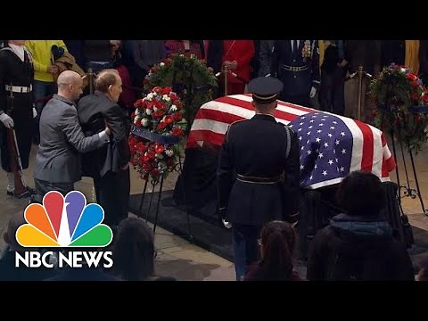 Watch Bob Dole Salute George H.W. Bush’s Casket In Powerful Moment At Capitol | NBC News