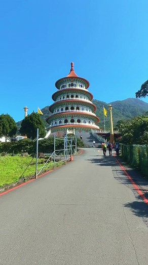 Explore Wuji Tianyuan Temple's Stunning Sakura