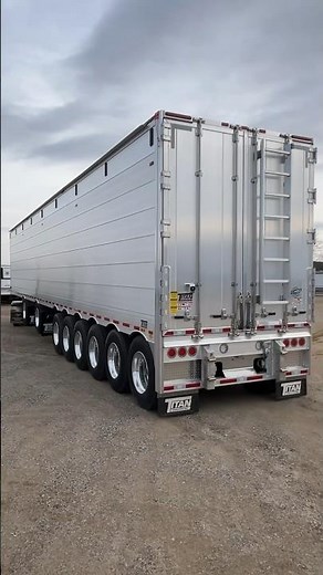 Epic 8Axle Trailers - Titan Walking Floor & Gincor Live Bottom Trailer - Drone Shots