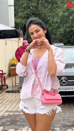 Emraan Hashmi snapped with Sonal Chauhan in Mall #emraanhashmi #pritamsongs #pritam #ytshorts #kk